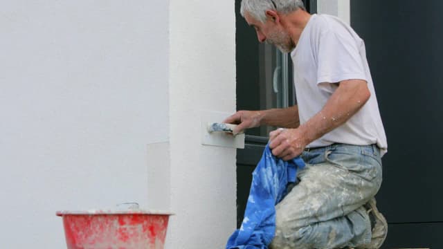 Ile kosztuje położenie tynku na elewacji? Ceny i porównanie Ile kosztuje położenie tynku na elewacji? Ceny i porównanie