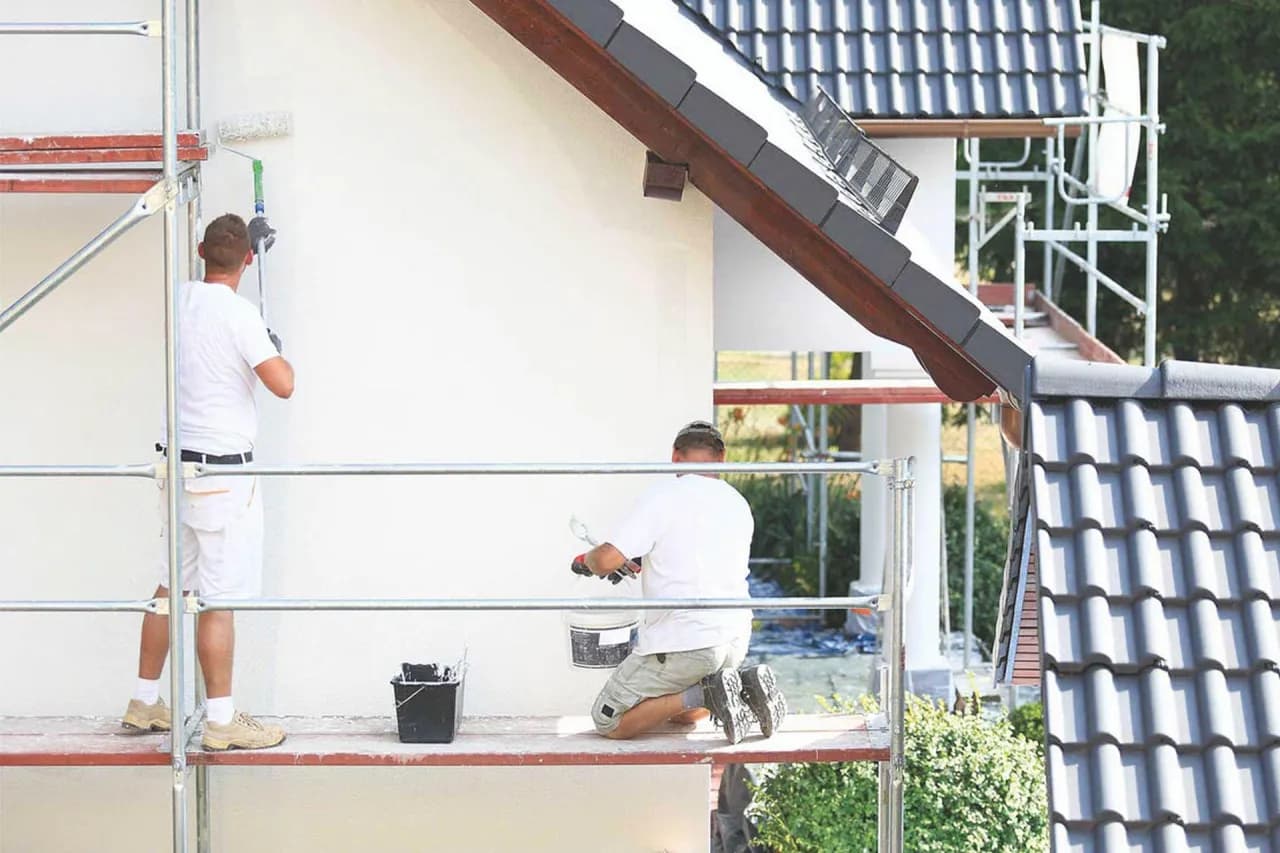 Najlepsza farba do elewacji: ekspert radzi, jak uniknąć wpadek i oszczędzić pieniądze Najlepsza farba do elewacji: ekspert radzi, jak uniknąć wpadek i oszczędzić pieniądze