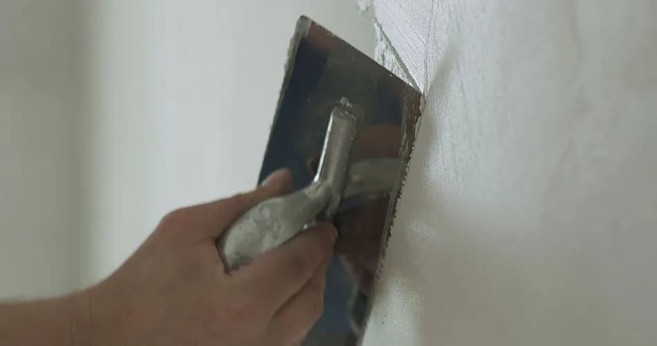 Tynk cementowy czy gipsowy? Ekspert radzi, który wybrać bez błędów Tynk cementowy czy gipsowy? Ekspert radzi, który wybrać bez błędów