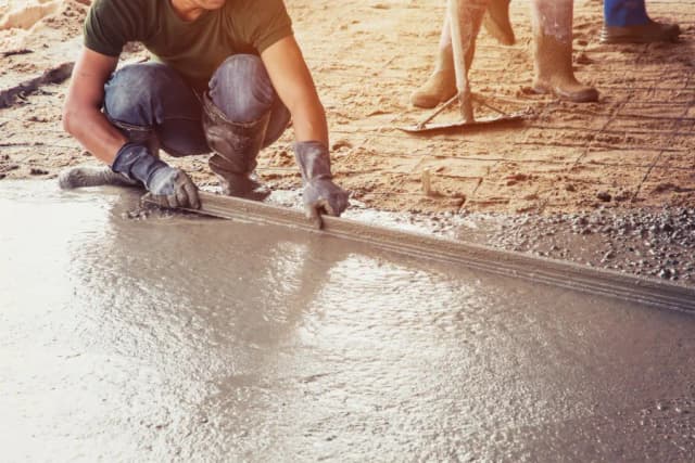 Jak długo schnie cement? Unikaj błędów przy wysychaniu betonu Jak długo schnie cement? Unikaj błędów przy wysychaniu betonu