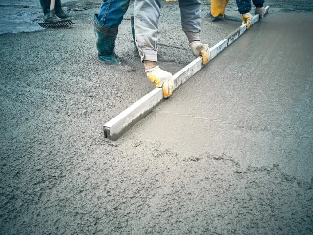 Mocny cement do garażu: uniknij błędów przy wyborze posadzki Mocny cement do garażu: uniknij błędów przy wyborze posadzki